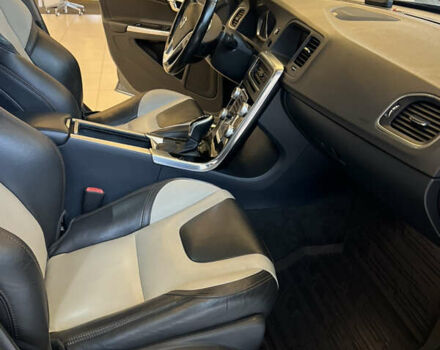 Серый Вольво С60, объемом двигателя 2.5 л и пробегом 181 тыс. км за 15900 $, фото 10 на Automoto.ua