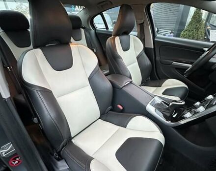 Серый Вольво С60, объемом двигателя 2.5 л и пробегом 73 тыс. км за 16500 $, фото 20 на Automoto.ua