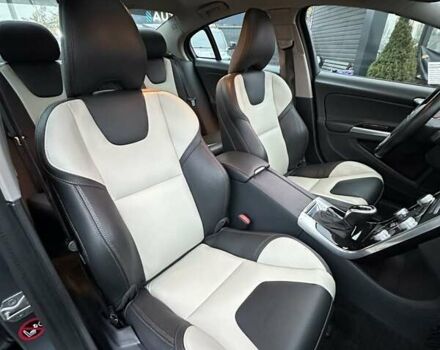 Серый Вольво С60, объемом двигателя 2.5 л и пробегом 73 тыс. км за 16500 $, фото 24 на Automoto.ua