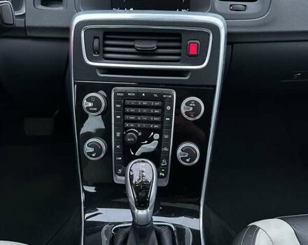 Серый Вольво С60, объемом двигателя 2.5 л и пробегом 73 тыс. км за 16500 $, фото 32 на Automoto.ua