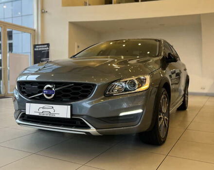 Серый Вольво С60, объемом двигателя 2.5 л и пробегом 181 тыс. км за 15900 $, фото 1 на Automoto.ua