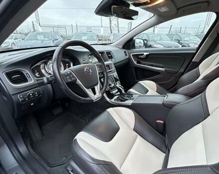 Серый Вольво С60, объемом двигателя 2.5 л и пробегом 73 тыс. км за 16500 $, фото 17 на Automoto.ua