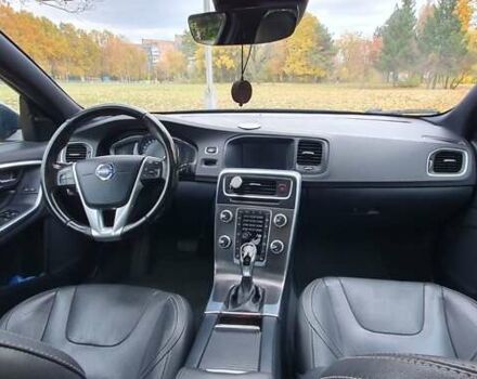 Вольво С60 2015 в Ровно на Automoto.ua Серый Вольво С60, объемом двигателя 1.97 л и пробегом 179 тыс. км за 12300 $, фото 15 на Automoto.ua