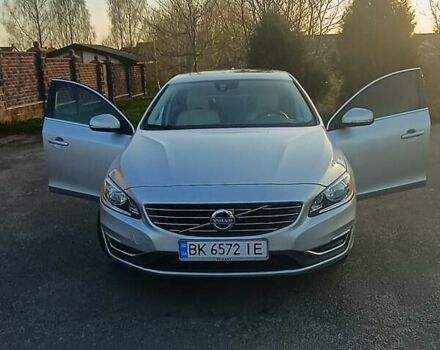 Серый Вольво С60, объемом двигателя 1.97 л и пробегом 255 тыс. км за 12300 $, фото 3 на Automoto.ua