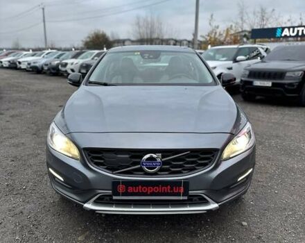 Серый Вольво С60, объемом двигателя 2.5 л и пробегом 73 тыс. км за 16500 $, фото 1 на Automoto.ua