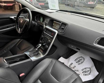 Серый Вольво С60, объемом двигателя 2 л и пробегом 170 тыс. км за 8200 $, фото 6 на Automoto.ua