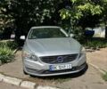 Серый Вольво С60, объемом двигателя 2.5 л и пробегом 167 тыс. км за 11000 $, фото 1 на Automoto.ua