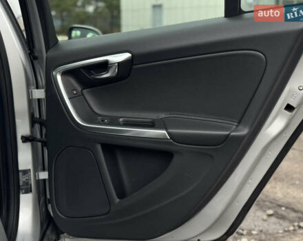 Сірий Вольво С60, об'ємом двигуна 2 л та пробігом 183 тис. км за 14600 $, фото 44 на Automoto.ua