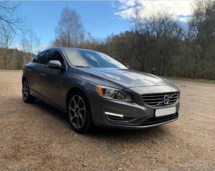 Серый Вольво С60, объемом двигателя 2 л и пробегом 152 тыс. км за 8500 $, фото 1 на Automoto.ua