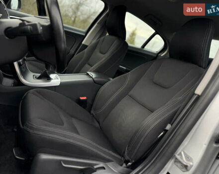 Сірий Вольво С60, об'ємом двигуна 2 л та пробігом 183 тис. км за 14600 $, фото 33 на Automoto.ua