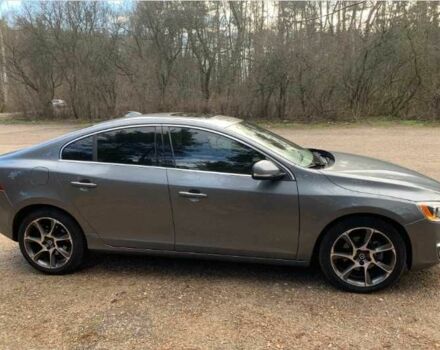 Серый Вольво С60, объемом двигателя 2 л и пробегом 152 тыс. км за 8500 $, фото 7 на Automoto.ua