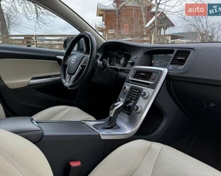 Сірий Вольво С60, об'ємом двигуна 2 л та пробігом 199 тис. км за 13890 $, фото 24 на Automoto.ua