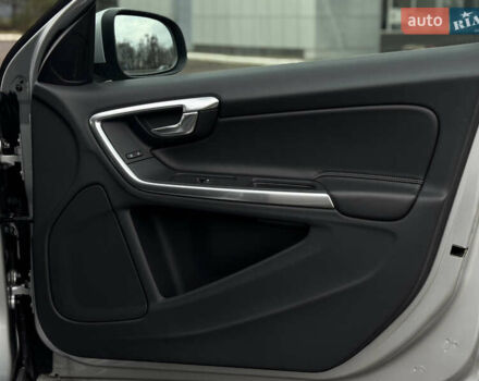 Сірий Вольво С60, об'ємом двигуна 2 л та пробігом 183 тис. км за 14600 $, фото 47 на Automoto.ua