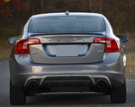 Серый Вольво С60, объемом двигателя 2 л и пробегом 75 тыс. км за 17700 $, фото 4 на Automoto.ua