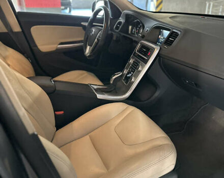 Серый Вольво С60, объемом двигателя 2 л и пробегом 199 тыс. км за 13400 $, фото 14 на Automoto.ua