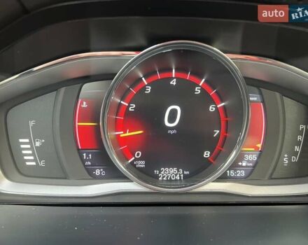 Серый Вольво С60, объемом двигателя 2 л и пробегом 225 тыс. км за 10700 $, фото 5 на Automoto.ua