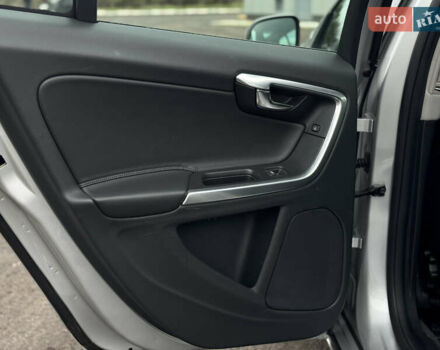 Сірий Вольво С60, об'ємом двигуна 2 л та пробігом 183 тис. км за 14600 $, фото 37 на Automoto.ua