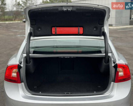 Сірий Вольво С60, об'ємом двигуна 2 л та пробігом 183 тис. км за 14600 $, фото 41 на Automoto.ua