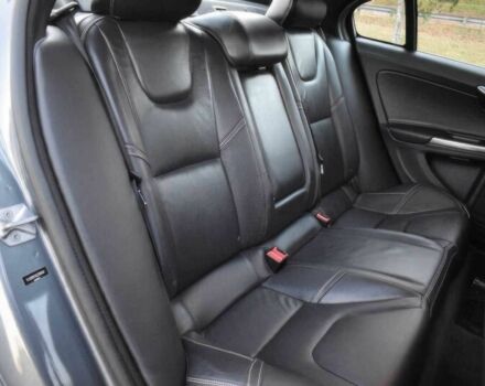 Серый Вольво С60, объемом двигателя 2 л и пробегом 75 тыс. км за 17700 $, фото 9 на Automoto.ua