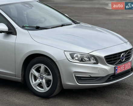 Сірий Вольво С60, об'ємом двигуна 2 л та пробігом 183 тис. км за 14600 $, фото 5 на Automoto.ua