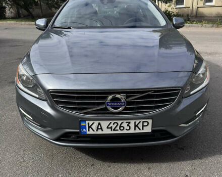 Серый Вольво С60, объемом двигателя 2.52 л и пробегом 125 тыс. км за 14000 $, фото 1 на Automoto.ua