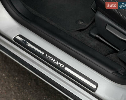 Сірий Вольво С60, об'ємом двигуна 2 л та пробігом 183 тис. км за 14600 $, фото 32 на Automoto.ua