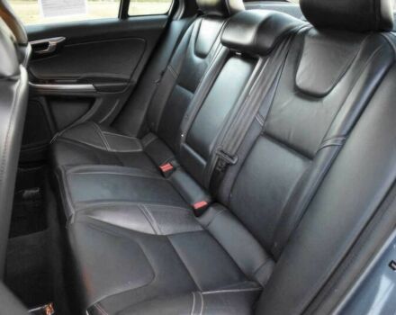 Серый Вольво С60, объемом двигателя 2 л и пробегом 75 тыс. км за 17700 $, фото 10 на Automoto.ua