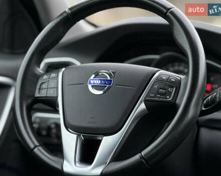 Сірий Вольво С60, об'ємом двигуна 2 л та пробігом 183 тис. км за 14600 $, фото 26 на Automoto.ua