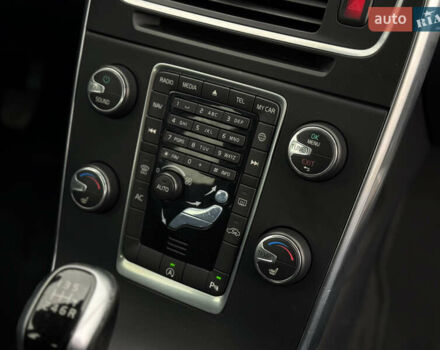 Сірий Вольво С60, об'ємом двигуна 2 л та пробігом 183 тис. км за 14600 $, фото 29 на Automoto.ua