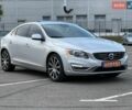 Серый Вольво С60, объемом двигателя 2 л и пробегом 214 тыс. км за 12500 $, фото 1 на Automoto.ua