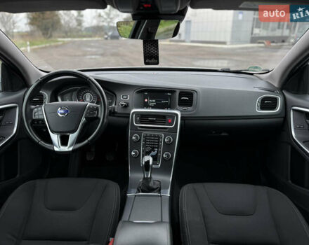 Сірий Вольво С60, об'ємом двигуна 2 л та пробігом 183 тис. км за 14600 $, фото 24 на Automoto.ua