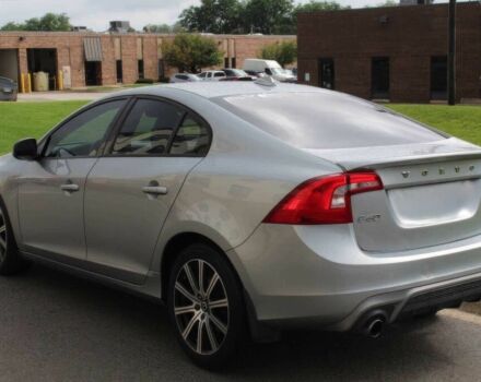 Серый Вольво С60, объемом двигателя 2 л и пробегом 59 тыс. км за 7800 $, фото 3 на Automoto.ua