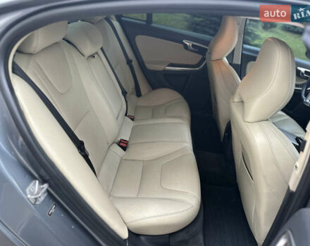 Серый Вольво С60, объемом двигателя 1.97 л и пробегом 117 тыс. км за 13500 $, фото 15 на Automoto.ua