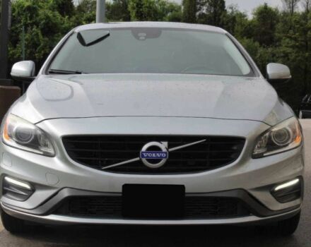 Серый Вольво С60, объемом двигателя 2 л и пробегом 59 тыс. км за 7800 $, фото 1 на Automoto.ua