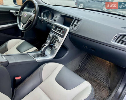 Сірий Вольво С60, об'ємом двигуна 1.97 л та пробігом 86 тис. км за 19300 $, фото 38 на Automoto.ua