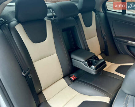 Сірий Вольво С60, об'ємом двигуна 1.97 л та пробігом 86 тис. км за 19300 $, фото 45 на Automoto.ua