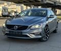Серый Вольво С60, объемом двигателя 2.5 л и пробегом 199 тыс. км за 12500 $, фото 1 на Automoto.ua
