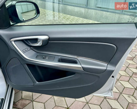 Сірий Вольво С60, об'ємом двигуна 1.97 л та пробігом 86 тис. км за 19300 $, фото 36 на Automoto.ua