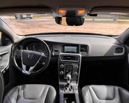 Серый Вольво С60, объемом двигателя 2 л и пробегом 112 тыс. км за 9800 $, фото 5 на Automoto.ua