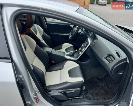 Сірий Вольво С60, об'ємом двигуна 1.97 л та пробігом 86 тис. км за 19300 $, фото 41 на Automoto.ua