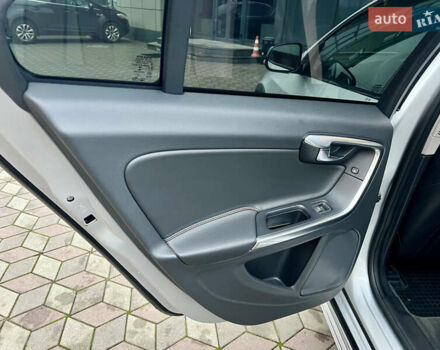 Сірий Вольво С60, об'ємом двигуна 1.97 л та пробігом 85 тис. км за 19500 $, фото 45 на Automoto.ua