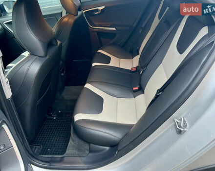 Сірий Вольво С60, об'ємом двигуна 1.97 л та пробігом 86 тис. км за 19300 $, фото 33 на Automoto.ua