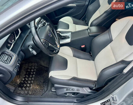 Сірий Вольво С60, об'ємом двигуна 1.97 л та пробігом 86 тис. км за 19300 $, фото 31 на Automoto.ua