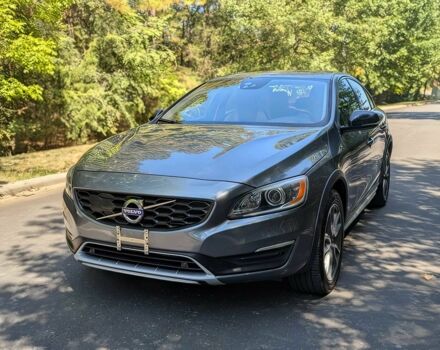 Серый Вольво С60, объемом двигателя 2 л и пробегом 50 тыс. км за 8500 $, фото 2 на Automoto.ua