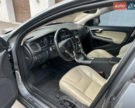 Серый Вольво С60, объемом двигателя 1.97 л и пробегом 117 тыс. км за 13500 $, фото 24 на Automoto.ua