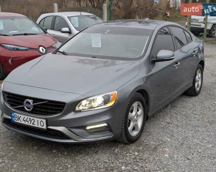 Серый Вольво С60, объемом двигателя 1.97 л и пробегом 119 тыс. км за 11990 $, фото 1 на Automoto.ua