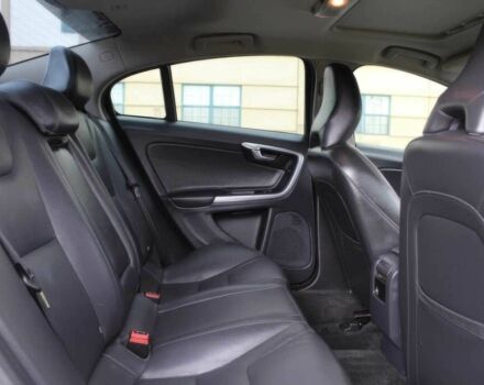 Серый Вольво С60, объемом двигателя 2 л и пробегом 59 тыс. км за 7800 $, фото 10 на Automoto.ua