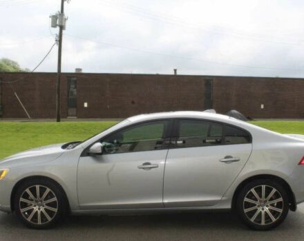 Серый Вольво С60, объемом двигателя 2 л и пробегом 59 тыс. км за 7800 $, фото 2 на Automoto.ua