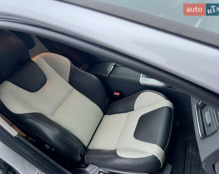 Сірий Вольво С60, об'ємом двигуна 1.97 л та пробігом 85 тис. км за 19500 $, фото 54 на Automoto.ua