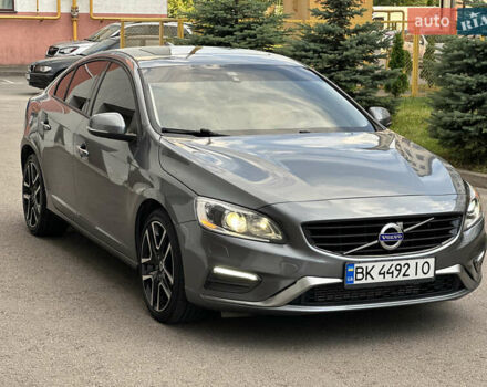 Серый Вольво С60, объемом двигателя 1.97 л и пробегом 117 тыс. км за 13500 $, фото 2 на Automoto.ua